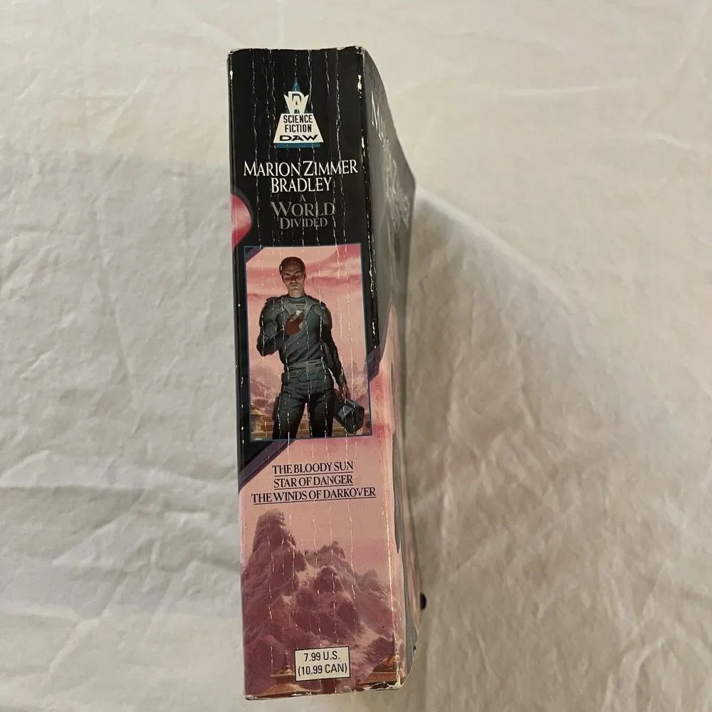 A World Divided: [Darkover Omnibus #5] Marion Zimmer‎ Bradley 1st Ed Paperback